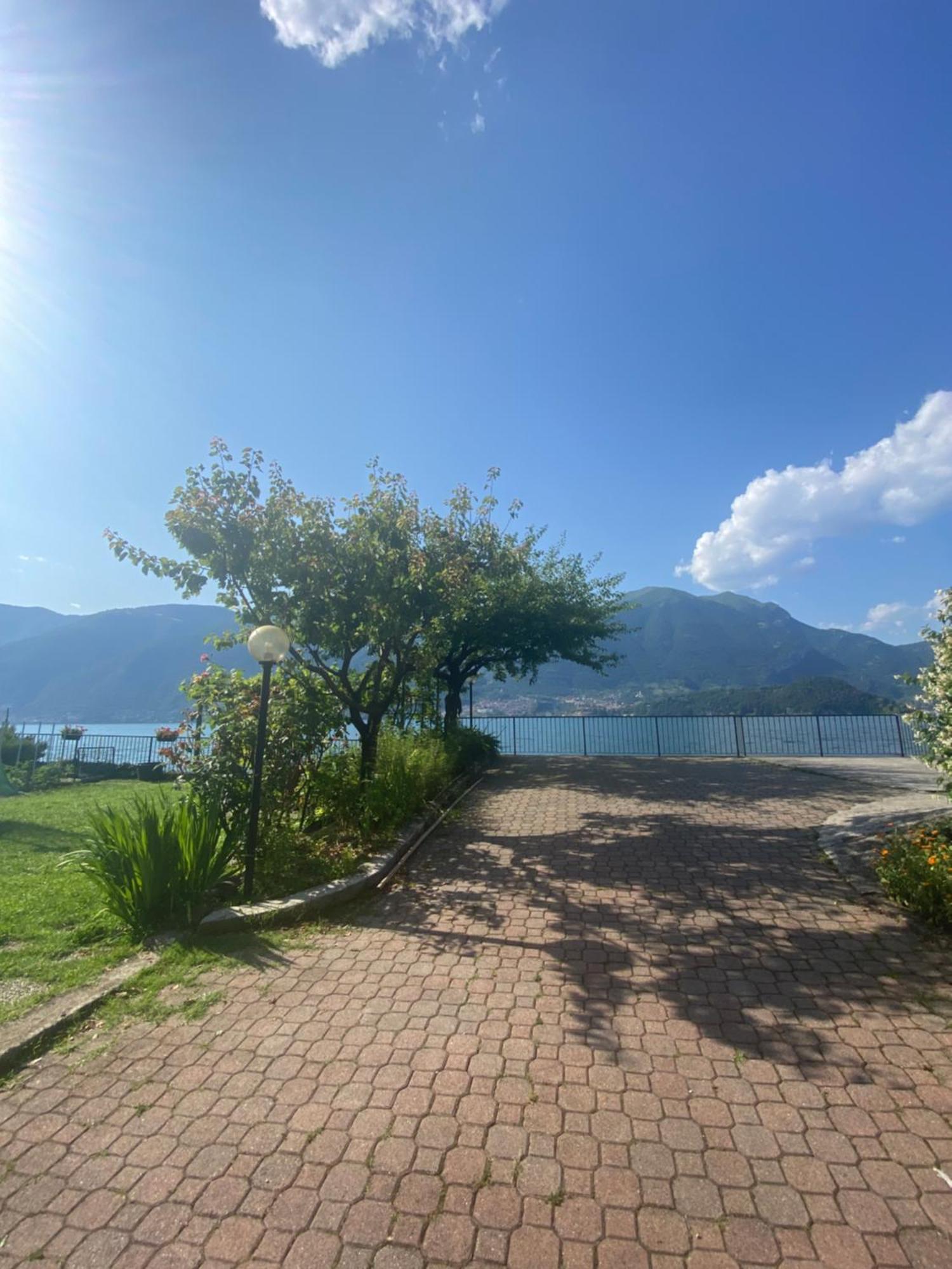 Peonia Apartment - Appartamento Vista Lago Lezzeno Buitenkant foto