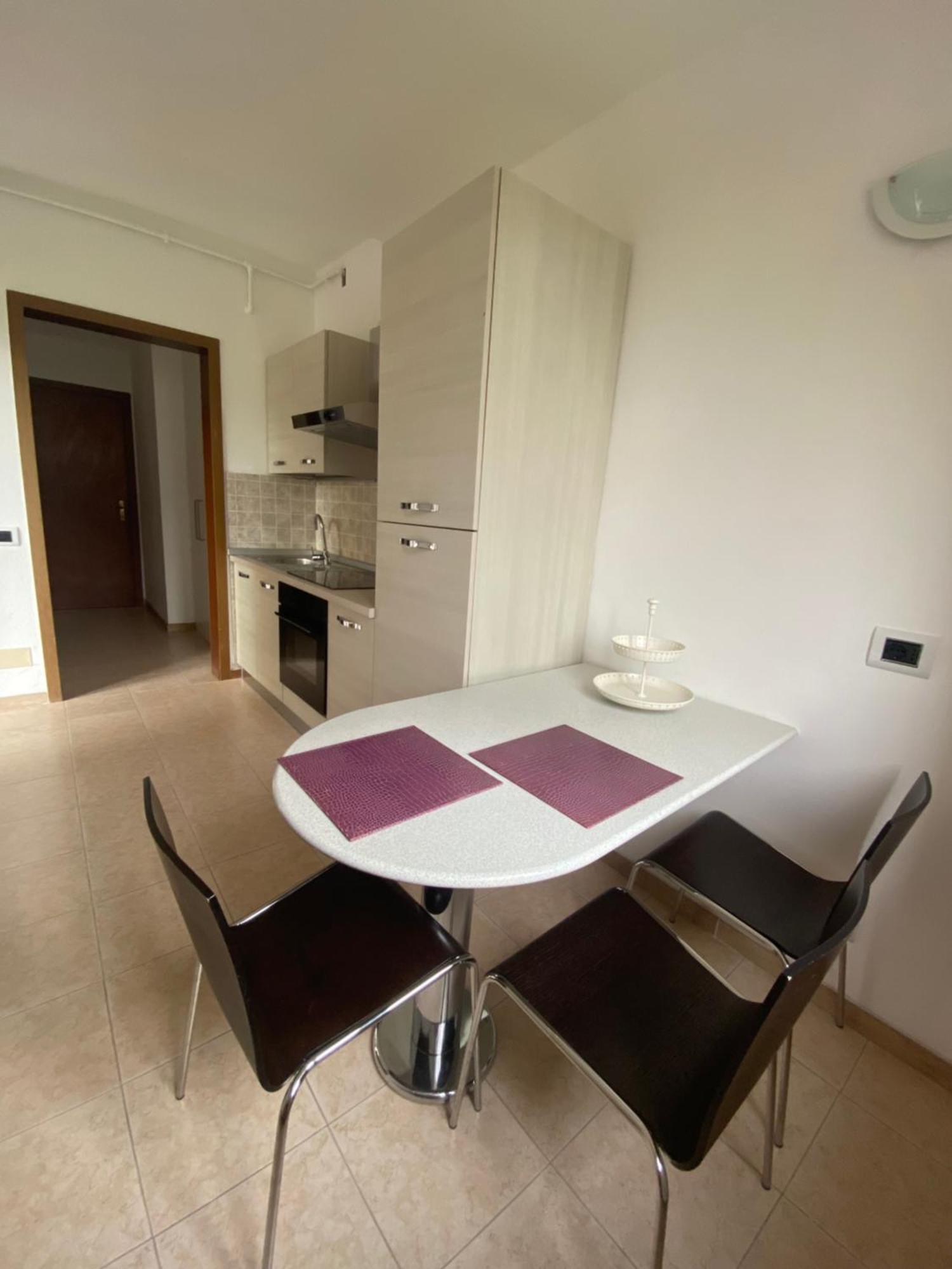 Peonia Apartment - Appartamento Vista Lago Lezzeno Buitenkant foto