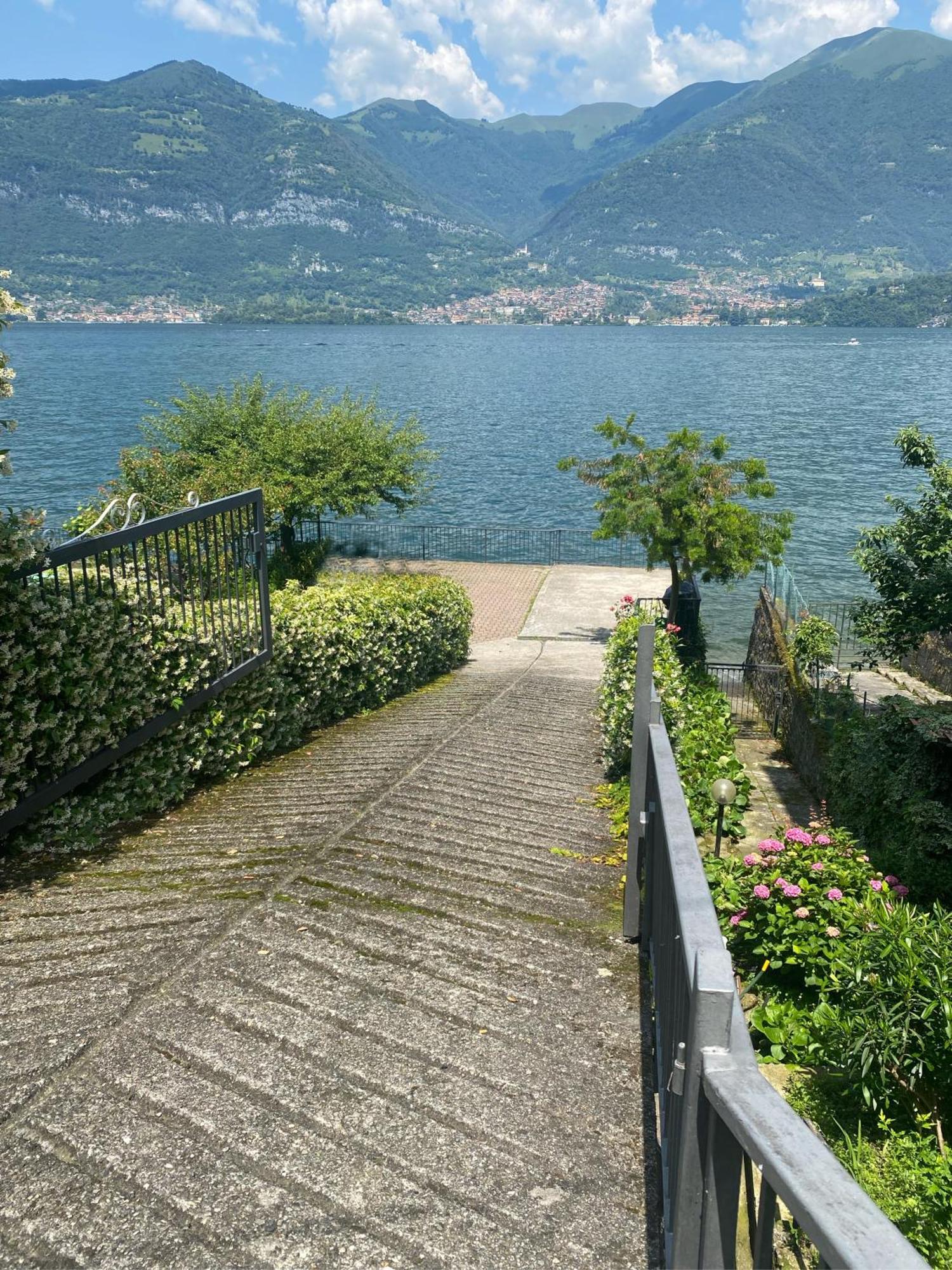 Peonia Apartment - Appartamento Vista Lago Lezzeno Buitenkant foto