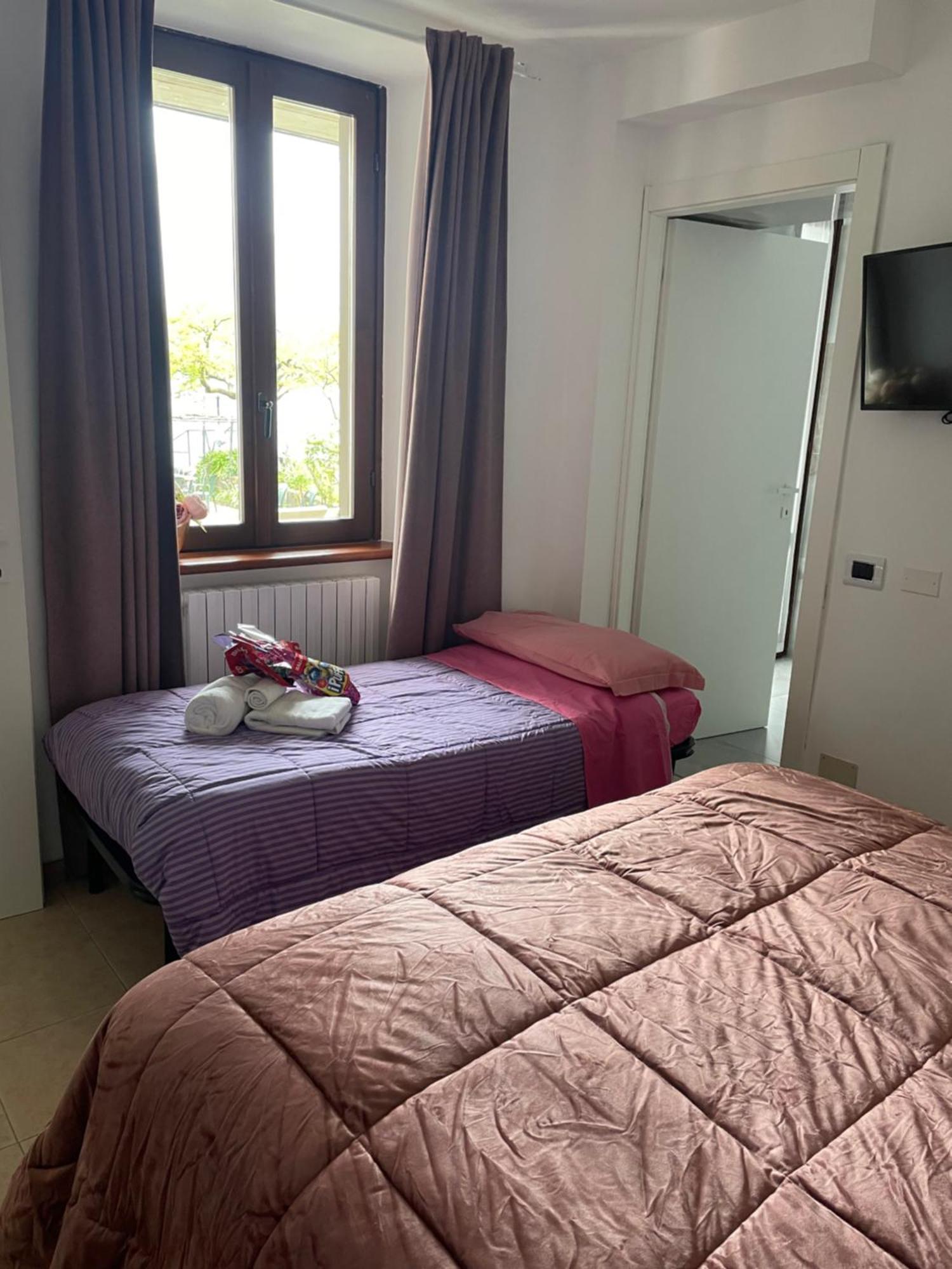 Peonia Apartment - Appartamento Vista Lago Lezzeno Kamer foto